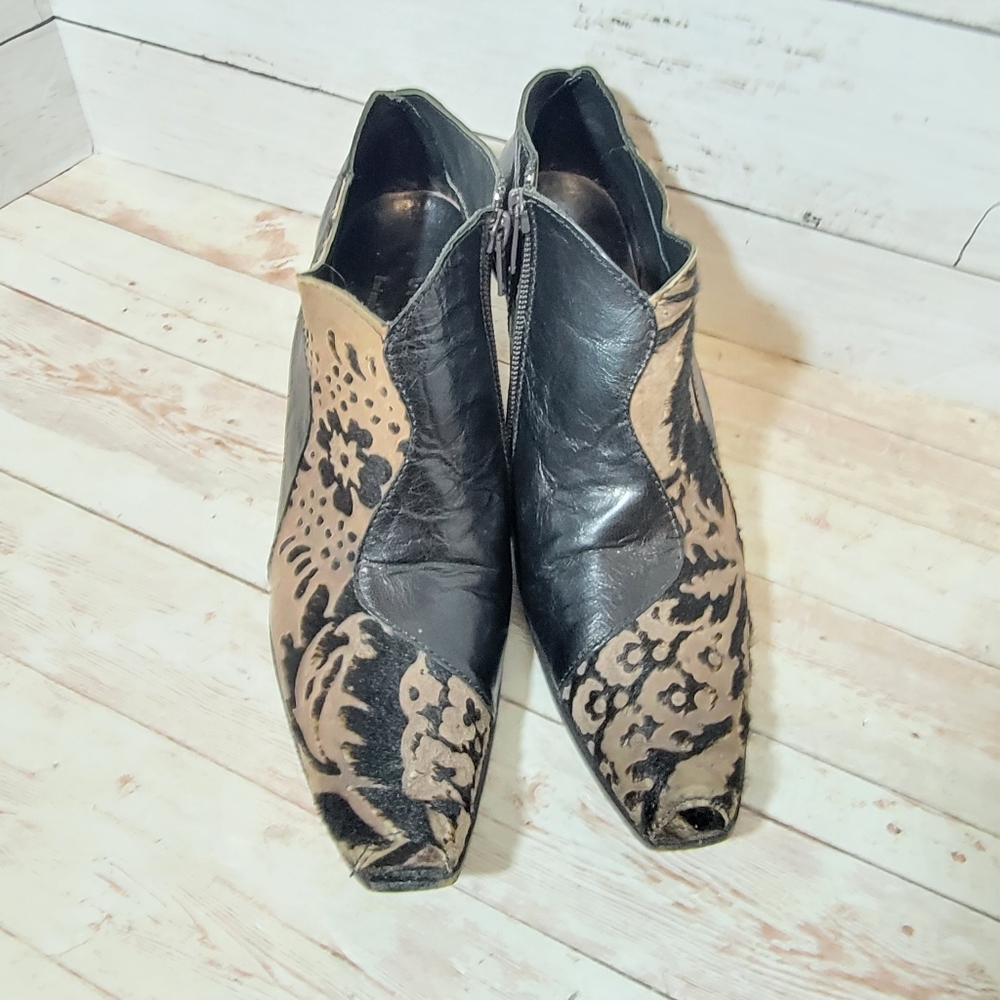 Cydwoq Vintage calfhair and leather booties - Picture 4 of 13